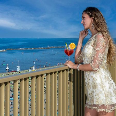 Hotel Teti Bellaria-Igea Marina Exteriör bild