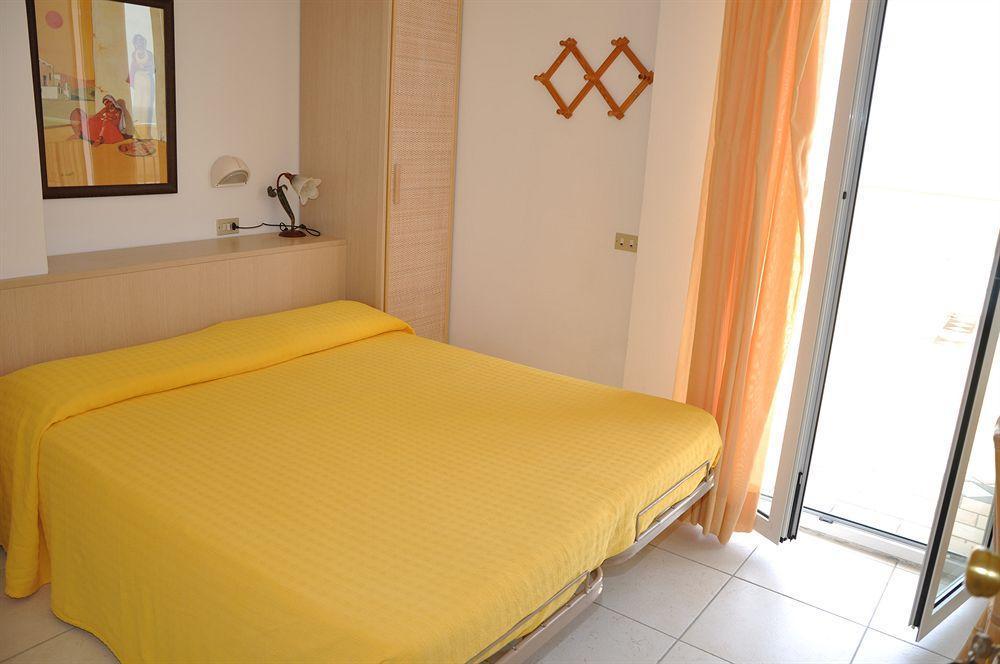 Hotel Teti Bellaria-Igea Marina Exteriör bild