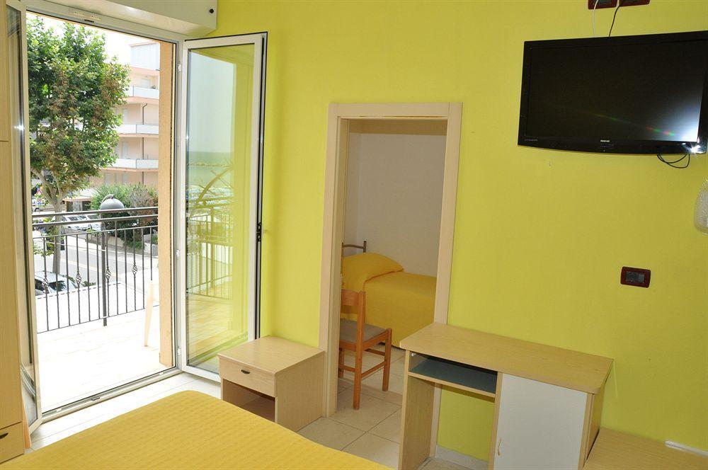 Hotel Teti Bellaria-Igea Marina Exteriör bild