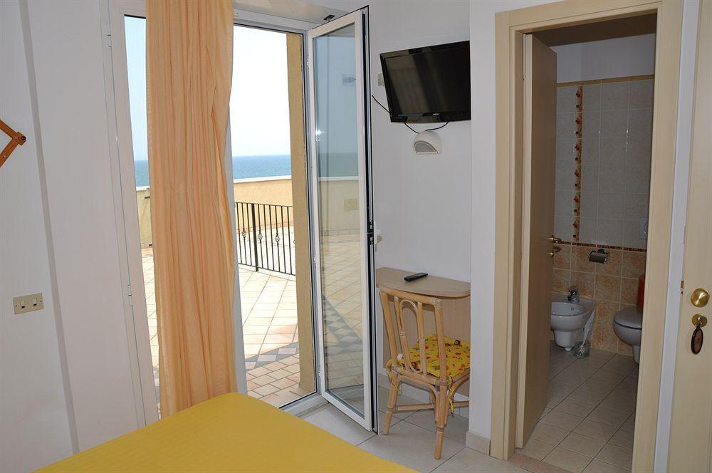 Hotel Teti Bellaria-Igea Marina Exteriör bild