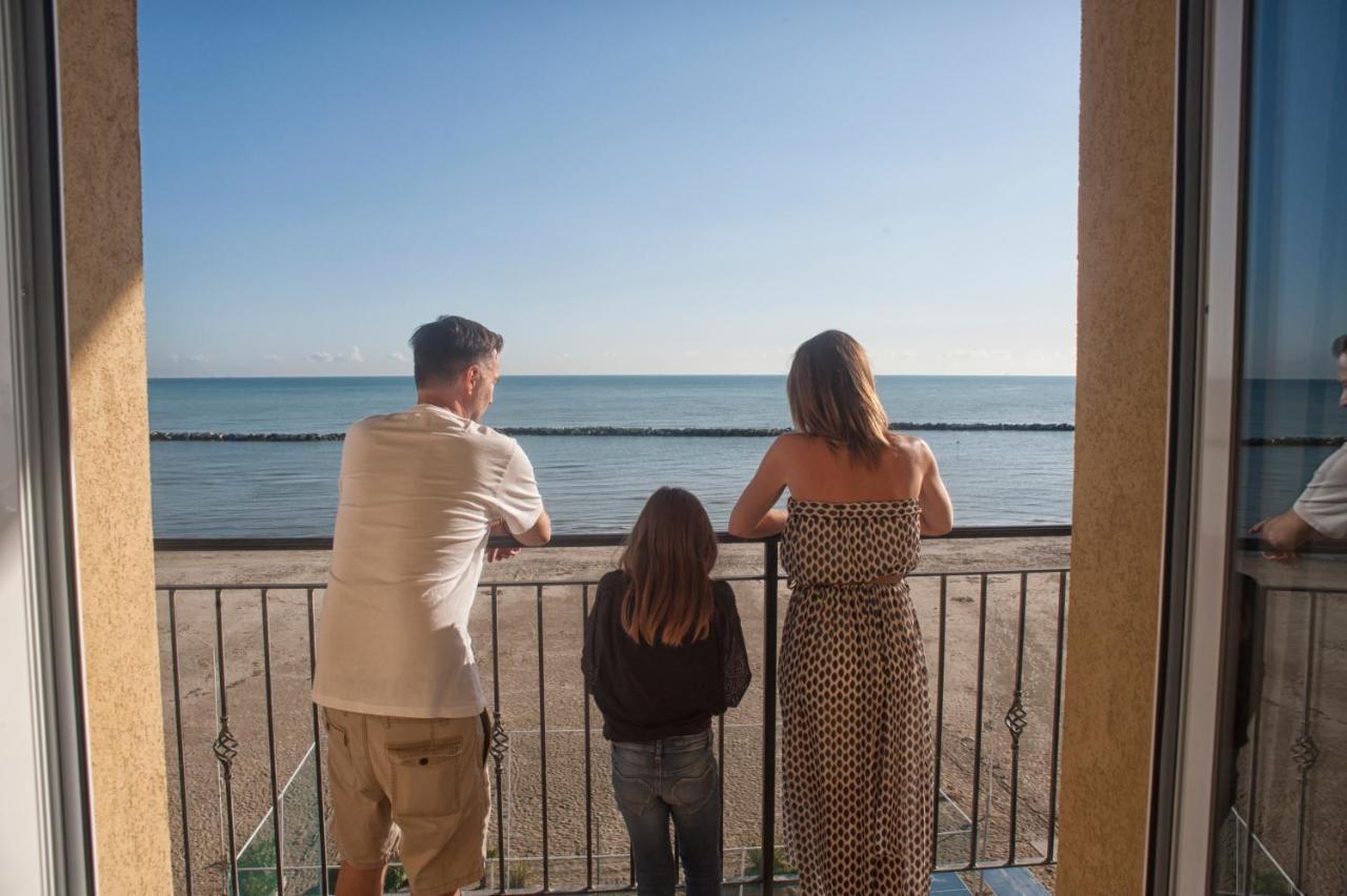 Hotel Teti Bellaria-Igea Marina Exteriör bild
